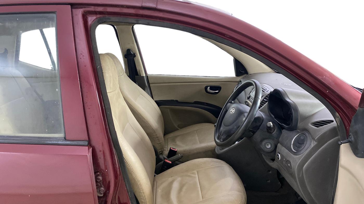2014 Hyundai i10 SPORTZ 1.1, CNG, Manual, 45,231 km, Right Side Front Door Cabin
