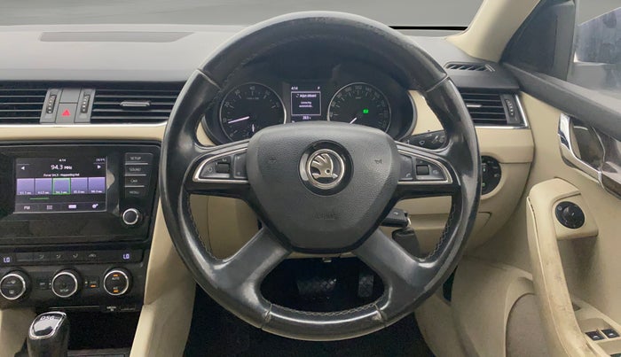 2015 Skoda Octavia ELEGANCE 1.8 TSI AT, Petrol, Automatic, 77,584 km, Steering Wheel Close Up