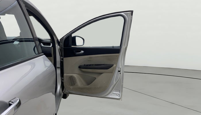 2020 Renault TRIBER RXZ, Petrol, Manual, 75,385 km, RHS Front Door