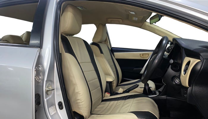 2017 Toyota Corolla Altis J PETROL, Petrol, Manual, 60,318 km, Right Side Front Door Cabin