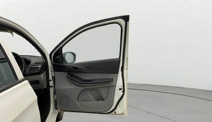 2022 Tata Tiago XT CNG, CNG, Manual, 36,805 km, RHS Front Door