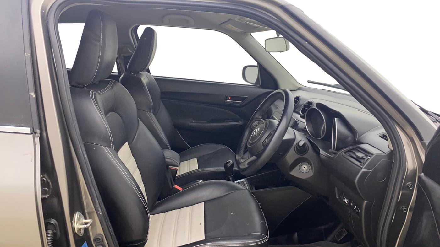 2023 Maruti Swift VXI, CNG, Manual, 89,102 km, Right Side Front Door Cabin