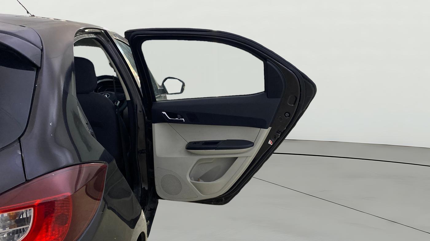 2022 Tata Tiago XZ PLUS CNG, CNG, Manual, 21,445 km, RHS Rear Door