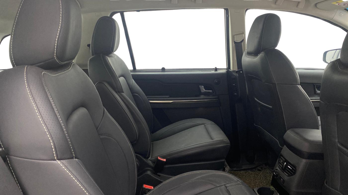 2019 Tata Hexa XTA 4X2 6 STR, Diesel, Automatic, 85,668 km, Right Side Rear Door Cabin