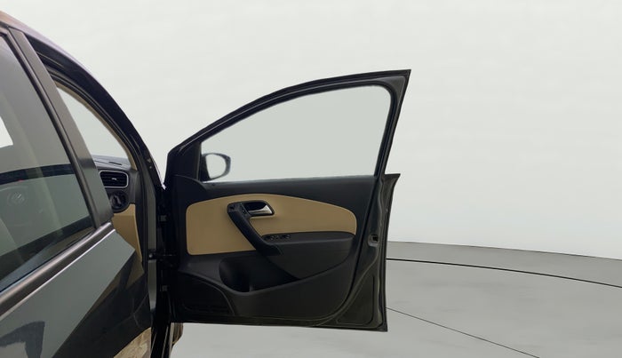 2018 Volkswagen Ameo HIGHLINE PLUS 1.0L 16 ALLOY, Petrol, Manual, 76,390 km, RHS Front Door