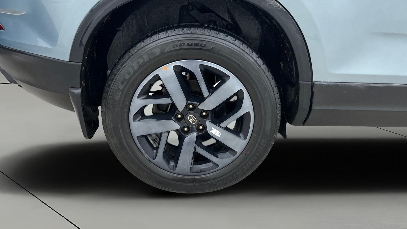 2022 Tata Safari XZA PLUS, Diesel, Automatic, 45,363 km, Right Rear Wheel