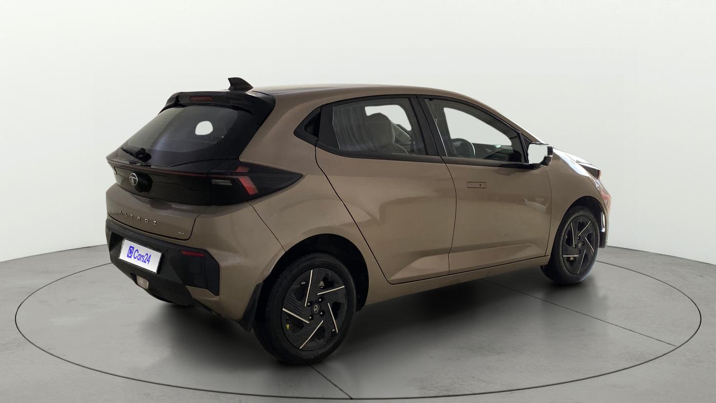 2025 Tata ALTROZ Accomplished Plus S Petrol 6DCT, Petrol, Automatic, 35,037 km, Right Back Diagonal