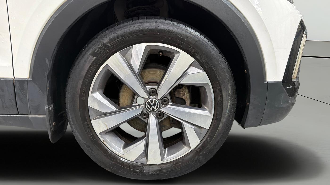 2022 Volkswagen TAIGUN TOPLINE 1.0 TSI MT, Petrol, Manual, 1,20,479 km, Right Front Wheel