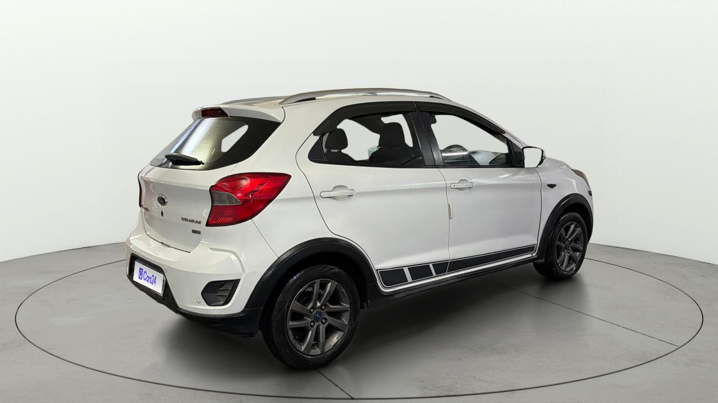 2018 Ford FREESTYLE TITANIUM 1.5 DIESEL, Diesel, Manual, 1,10,017 km, Right Back Diagonal
