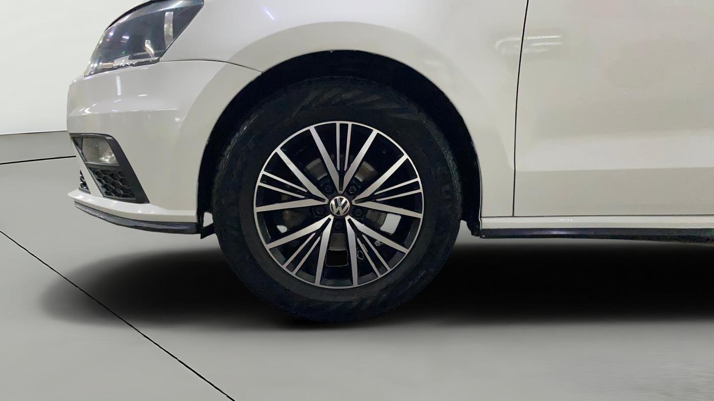 2021 Volkswagen Vento HIGHLINE 1.0L TSI, Petrol, Manual, 67,451 km, Left Front Wheel