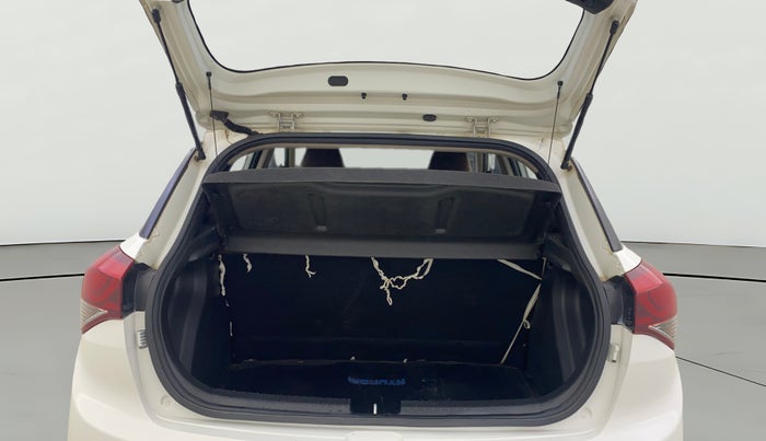 2016 Hyundai Elite i20 MAGNA 1.2, Petrol, Manual, 34,724 km, Boot Open Zoomed View