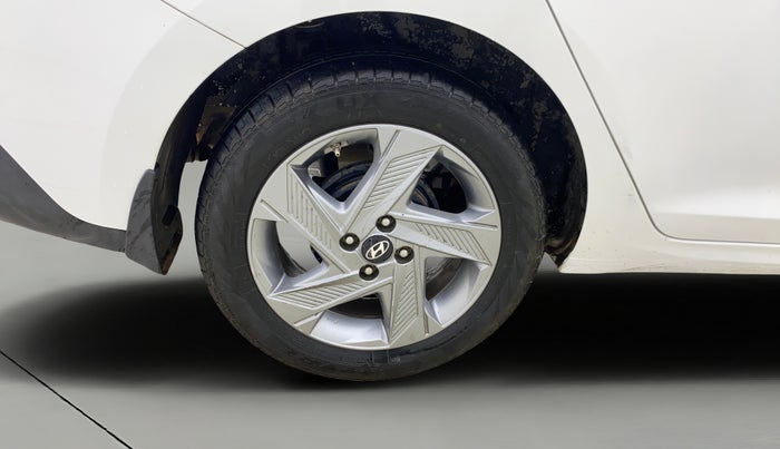 2022 Hyundai Verna SX 1.5 VTVT, Petrol, Manual, 98,461 km, Right Rear Wheel