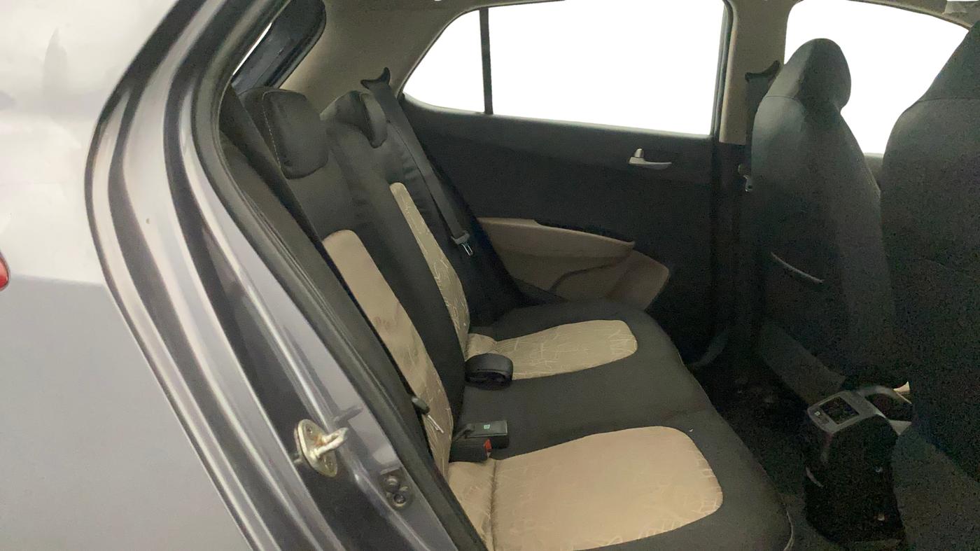 2015 Hyundai Grand i10 SPORTZ 1.2 KAPPA VTVT, Petrol, Manual, 24,754 km, Right Side Rear Door Cabin