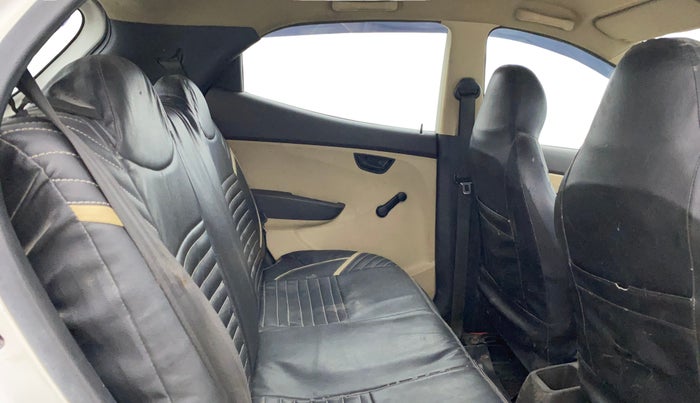 2016 Hyundai Eon ERA +, CNG, Manual, 72,814 km, Right Side Rear Door Cabin