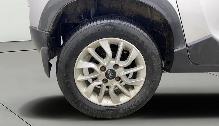 2016 Mahindra Kuv100 K8 6 STR, Petrol, Manual, 62,940 km, Right Rear Wheel