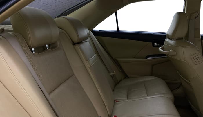 2016 Toyota Camry HYBRID, Hybrid, Automatic, 80,500 km, Right Side Rear Door Cabin