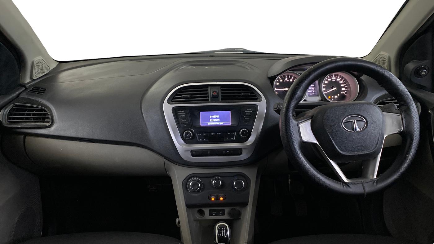2017 Tata Tiago XT PETROL, Petrol, Manual, 70,892 km, Dashboard