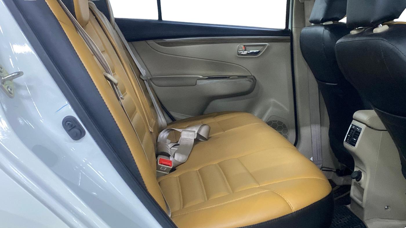2024 Maruti Ciaz ZETA 1.5 SHVS MT PETROL, Petrol, Manual, 28,029 km, Right Side Rear Door Cabin