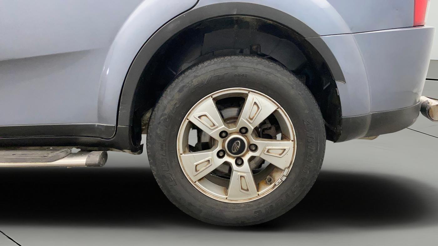 2014 Mahindra XUV500 W8, Diesel, Manual, 86,374 km, Left Rear Wheel