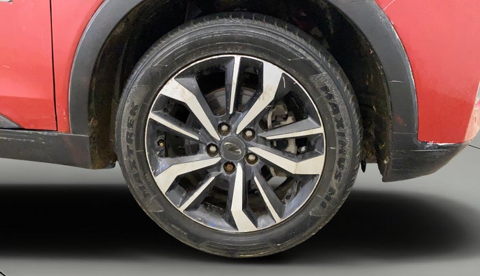 2020 Mahindra XUV300 W8 1.5 DIESEL, Diesel, Manual, 91,617 km, Right Front Wheel