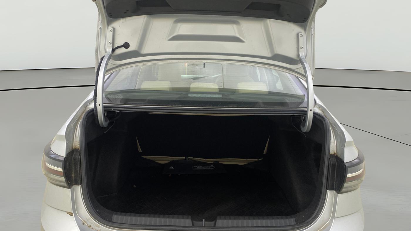 2025 Volkswagen VIRTUS COMFORTLINE TSI 1.0 MT, Petrol, Manual, 1,767 km, Boot Open Zoomed View