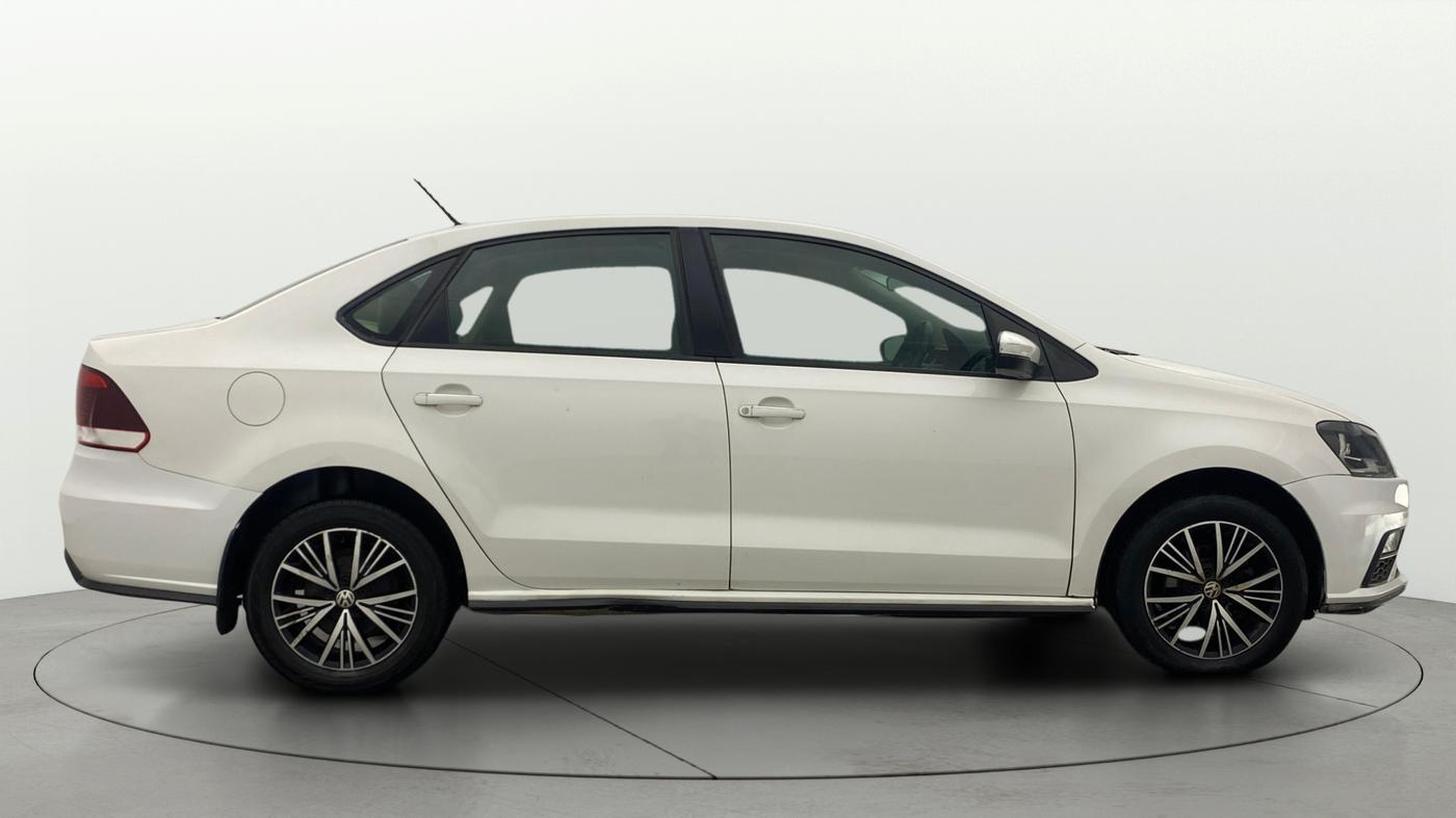 2021 Volkswagen Vento HIGHLINE 1.0L TSI, Petrol, Manual, 57,349 km, Right Side View