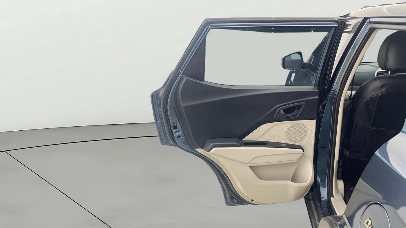 2021 Mahindra XUV300 W6 1.5 Diesel, Diesel, Manual, 46,982 km, LHS Rear Door