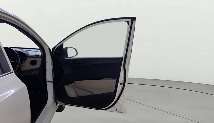 2015 Hyundai Xcent BASE 1.2, CNG, Manual, 72,734 km, RHS Front Door