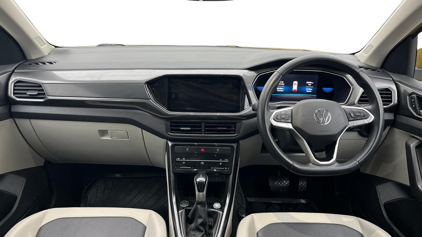 2022 Volkswagen TAIGUN TOPLINE 1.0 TSI AT, Petrol, Automatic, 27,592 km, Dashboard