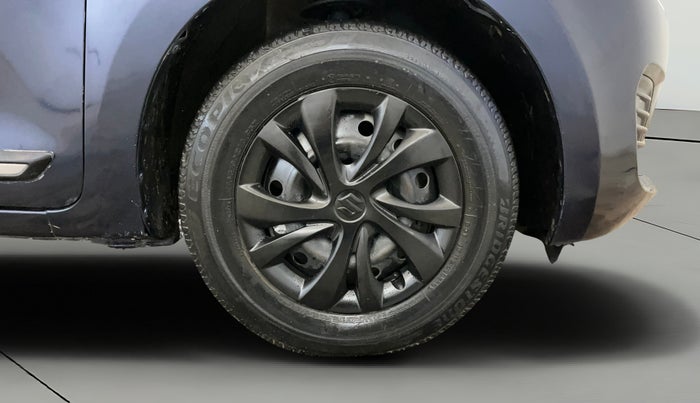 2019 Maruti Swift VXI, Petrol, Manual, 39,125 km, Right Front Wheel