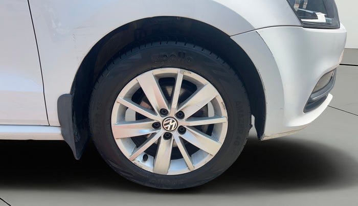 2014 Volkswagen Polo HIGHLINE1.2L, Petrol, Manual, 66,814 km, Right Front Wheel