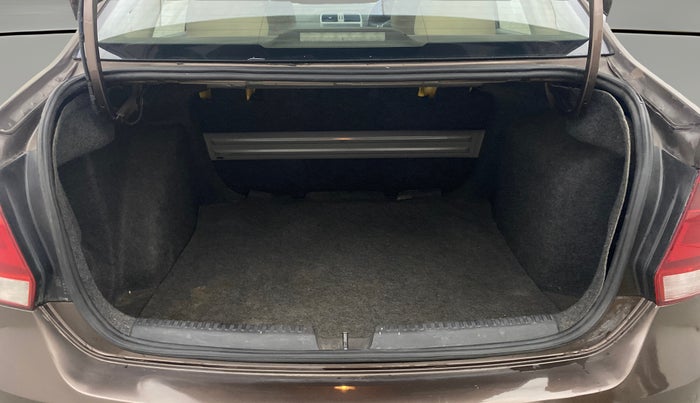 2015 Volkswagen Vento HIGHLINE 1.6 MPI, Petrol, Manual, 57,746 km, Boot Open Zoomed View