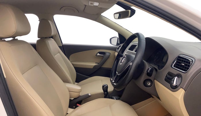 2016 Volkswagen Vento HIGHLINE DIESEL 1.5, Diesel, Manual, 1,19,043 km, Right Side Front Door Cabin