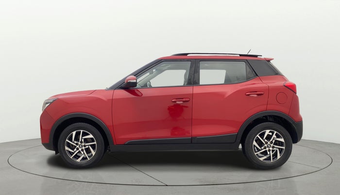 2022 Mahindra XUV300 W8 (O) 1.5 DIESEL AMT, Diesel, Automatic, 32,332 km, Left Side