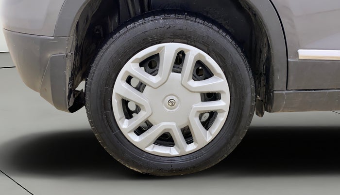2021 Maruti Vitara Brezza LXI, CNG, Manual, 1,03,922 km, Right Rear Wheel
