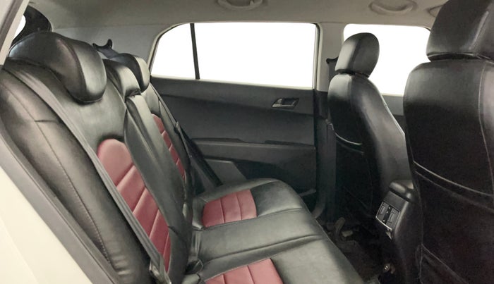 2016 Hyundai Creta SX PLUS 1.6 PETROL, Petrol, Manual, 28,624 km, Right Side Rear Door Cabin