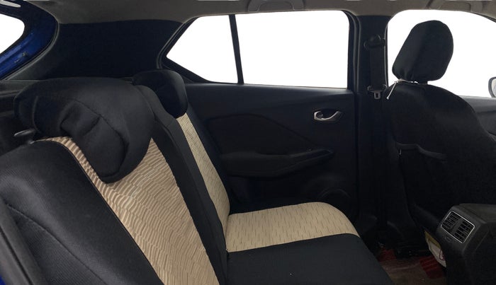 2019 Nissan Kicks XV 1.5, Petrol, Manual, 41,772 km, Right Side Rear Door Cabin