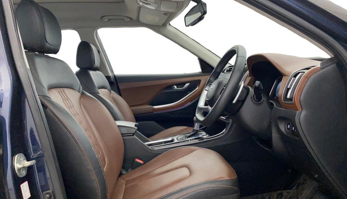 2022 Hyundai ALCAZAR PLATINUM(O) 7STR 1.5 AT, Diesel, Automatic, 36,240 km, Right Side Front Door Cabin