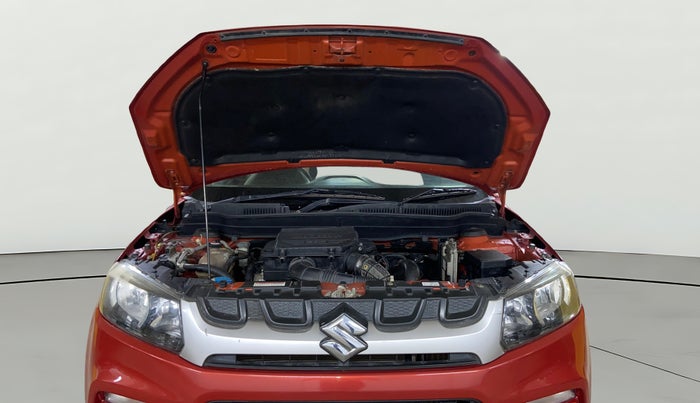 2016 Maruti Vitara Brezza VDI, Diesel, Manual, 1,03,019 km, Open Bonet