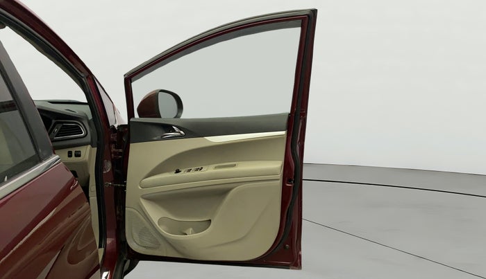 2019 Mahindra MARAZZO M6 7 STR, Diesel, Manual, 50,344 km, RHS Front Door