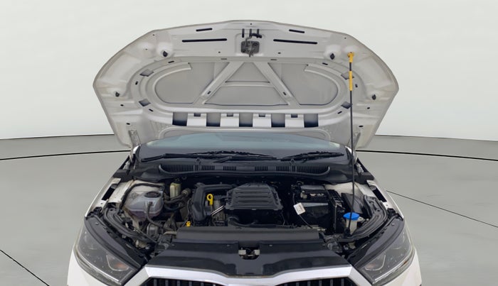 2022 Skoda SLAVIA STYLE 1.0L TSI MT, Petrol, Manual, 68,593 km, Open Bonet