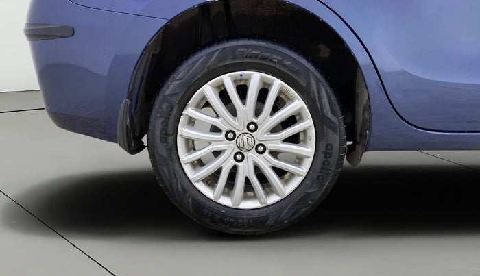 2022 Maruti Dzire ZXI CNG, CNG, Manual, 41,659 km, Right Rear Wheel