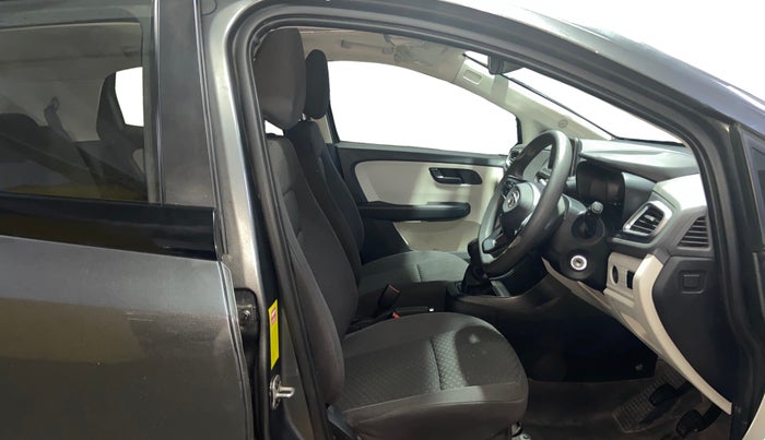 2023 Tata ALTROZ XM PLUS SUNROOF CNG, CNG, Manual, 20,225 km, Right Side Front Door Cabin