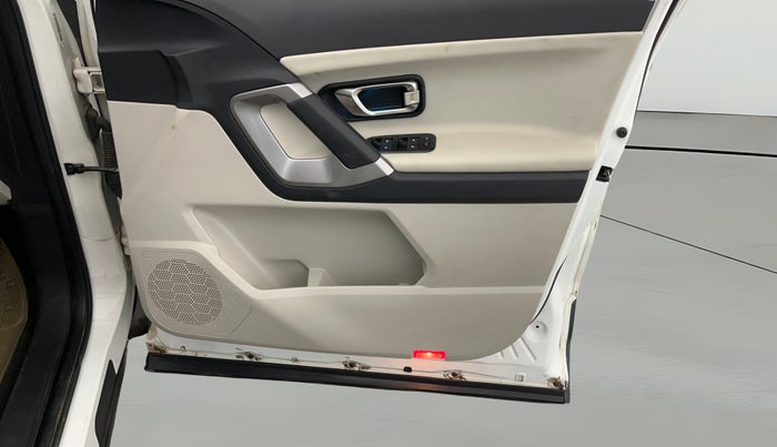 2021 Tata Safari XZA PLUS, Diesel, Automatic, 58,785 km, Driver Side Door Panels Control