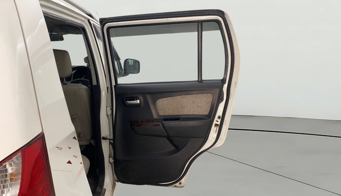 2016 Maruti Wagon R 1.0 VXI (O) AMT, CNG, Automatic, 99,735 km, RHS Rear Door