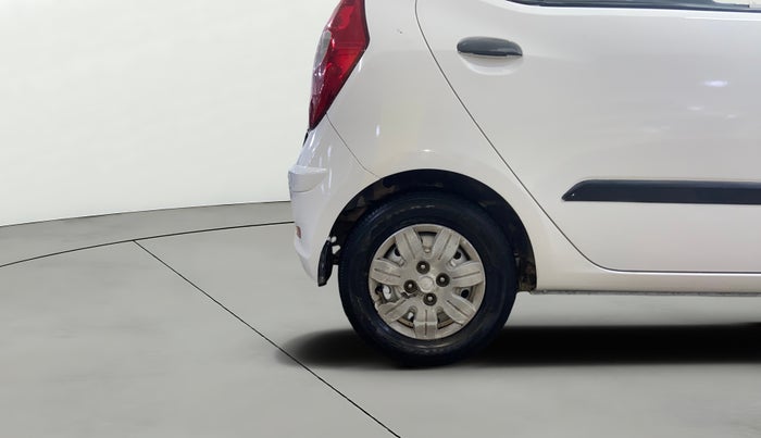 2015 Hyundai i10 MAGNA 1.1, Petrol, Manual, 1,00,643 km, Right Rear Wheel