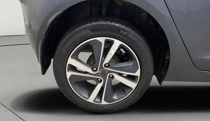 2021 Tata ALTROZ XZ PETROL, Petrol, Manual, 31,421 km, Right Rear Wheel