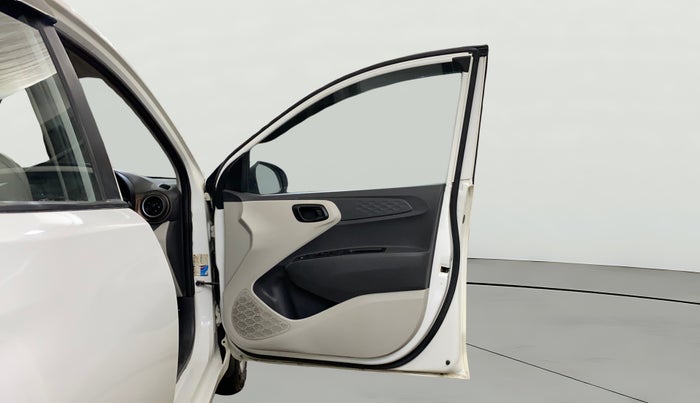 2020 Hyundai AURA S 1.2 CNG, CNG, Manual, 56,589 km, RHS Front Door