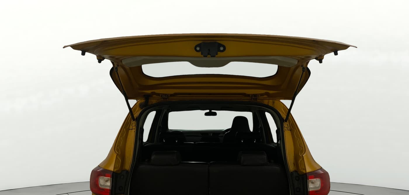 2020 Renault TRIBER RXL MT, Petrol, Manual, 63,641 km, Boot Door Open