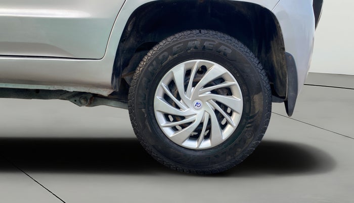 2016 Mahindra TUV300 T4, Diesel, Manual, 91,399 km, Left Rear Wheel